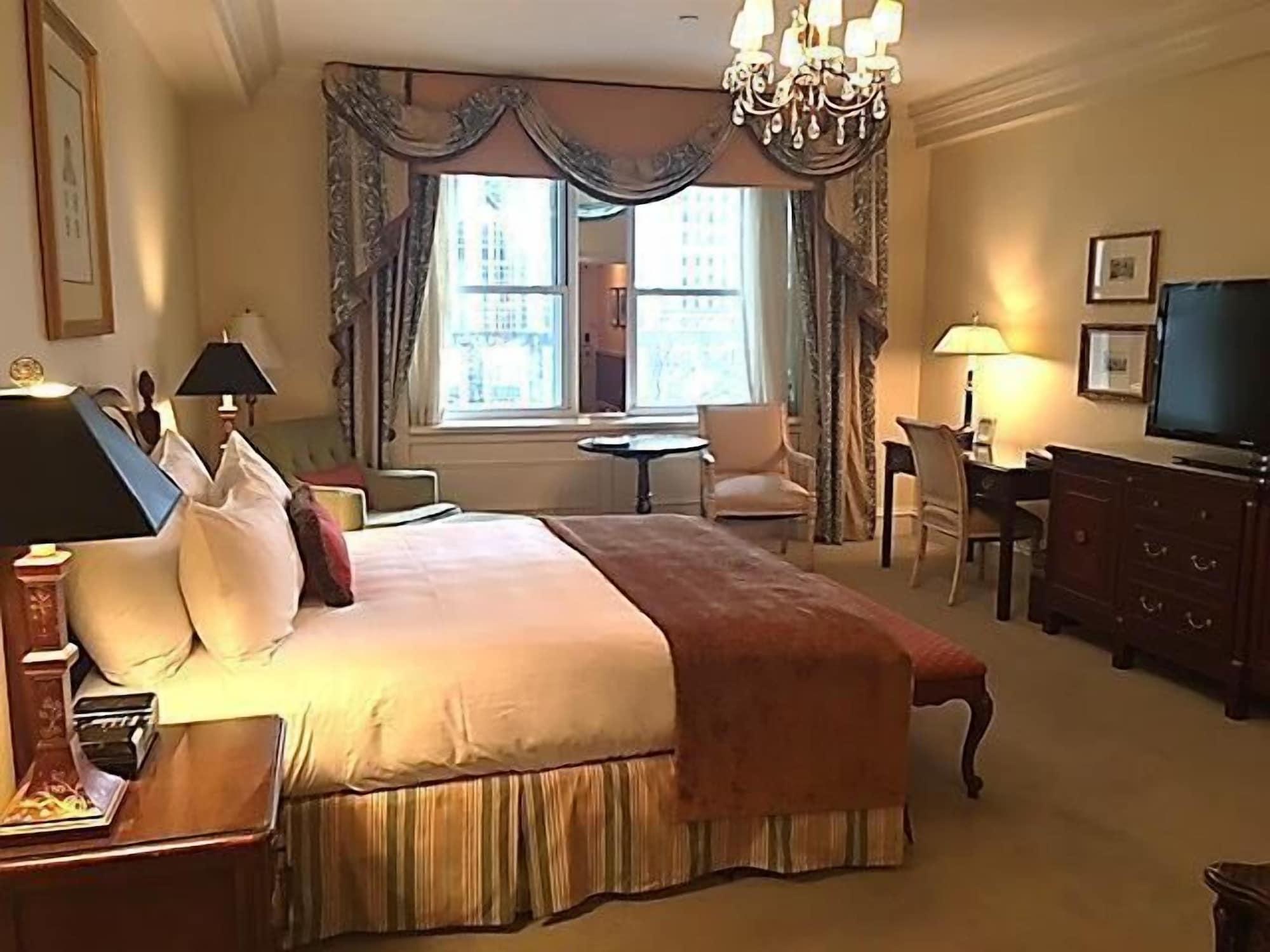 The Sherry Netherland New York Exterior photo