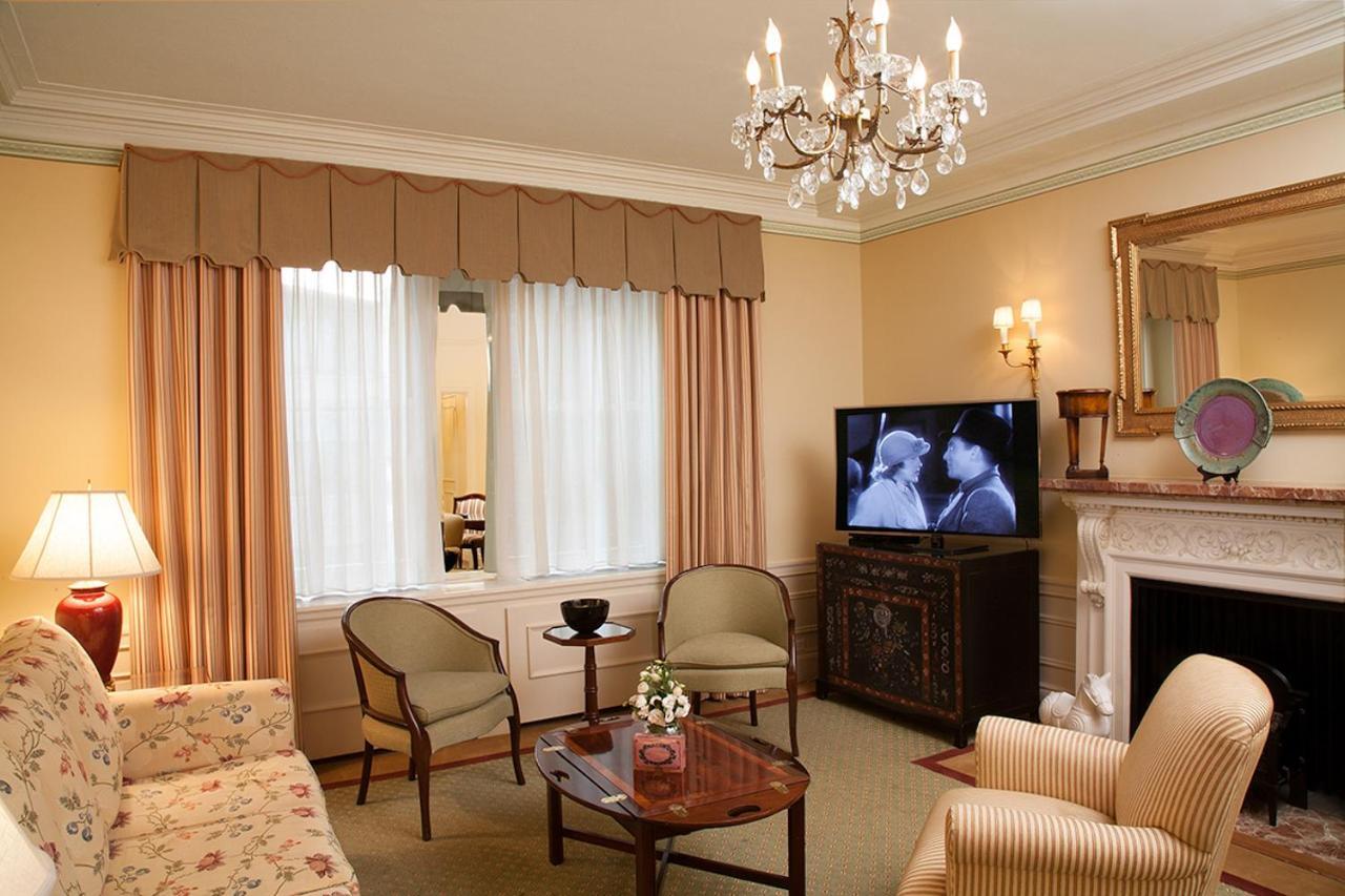 The Sherry Netherland New York Exterior photo